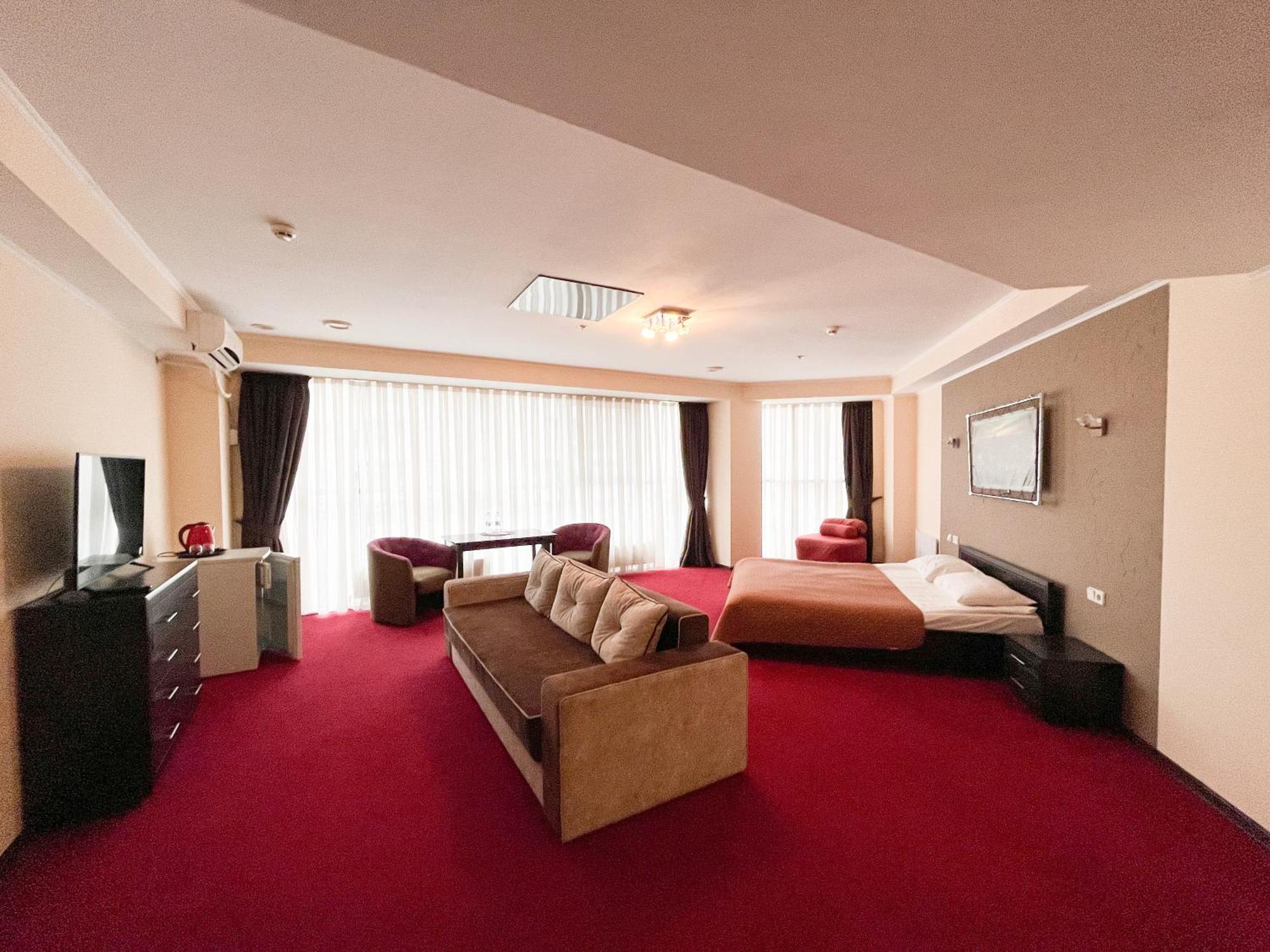 Mark Plaza Hotel Mykolaiv Quarto foto