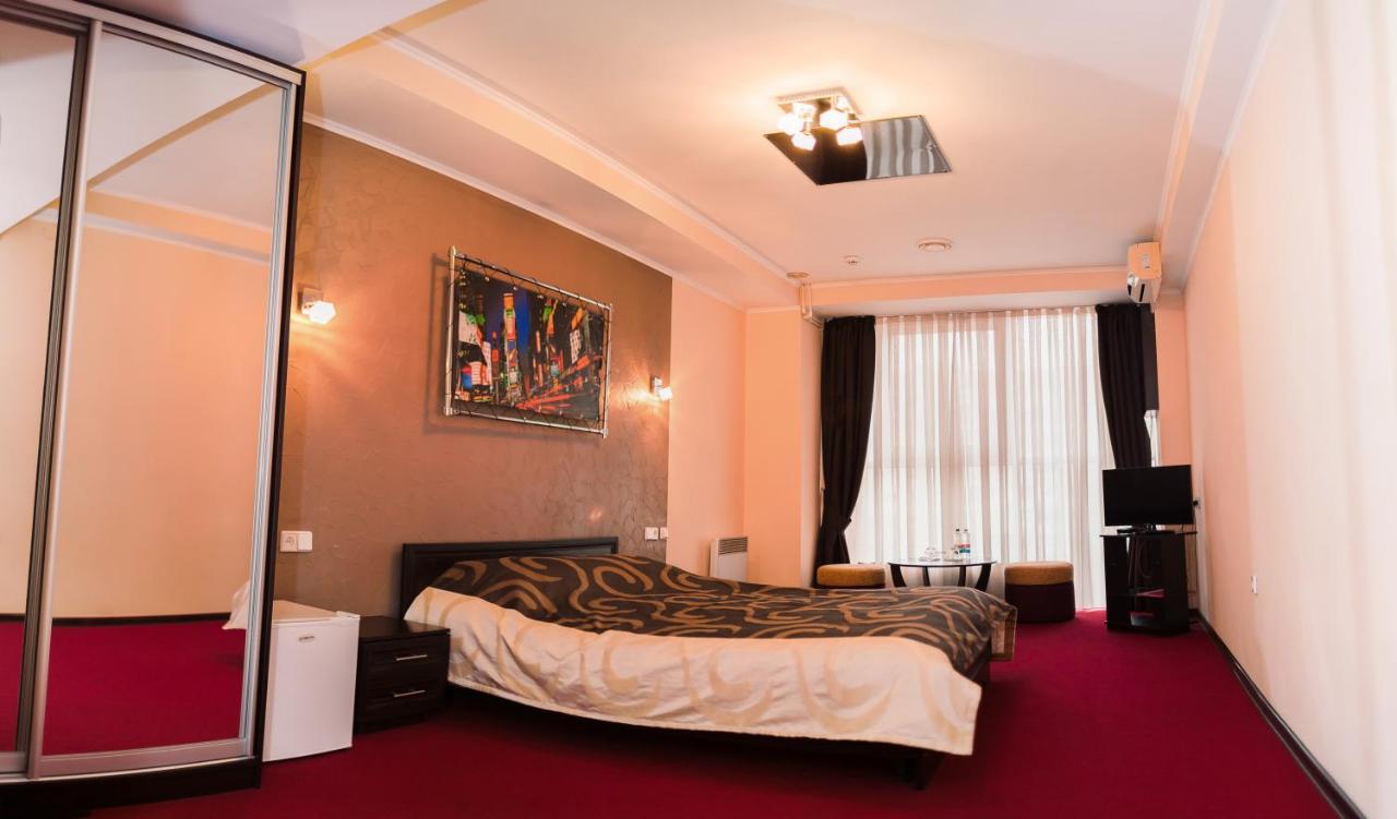 Mark Plaza Hotel Mykolaiv Exterior foto